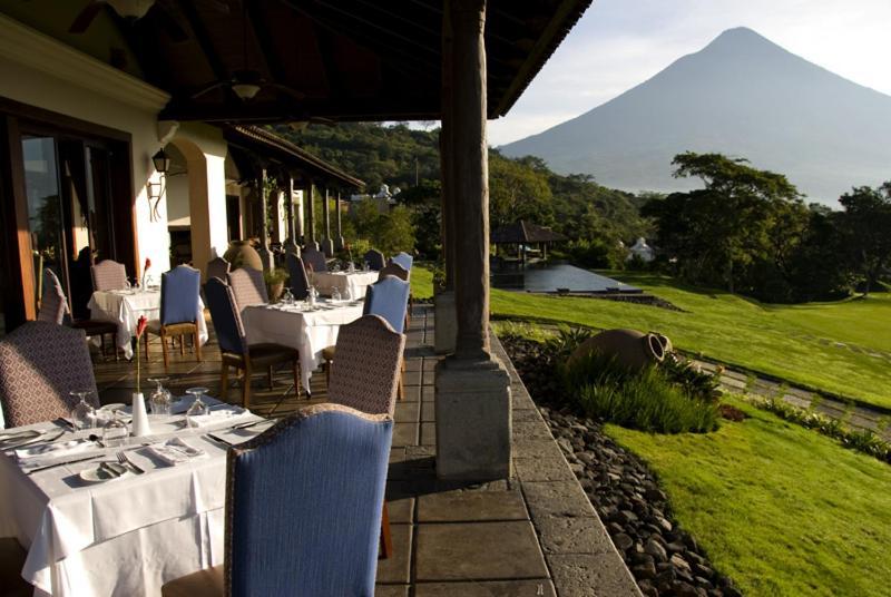 Hotel La Reunion Golf Resort And Residences Antigua Exterior foto