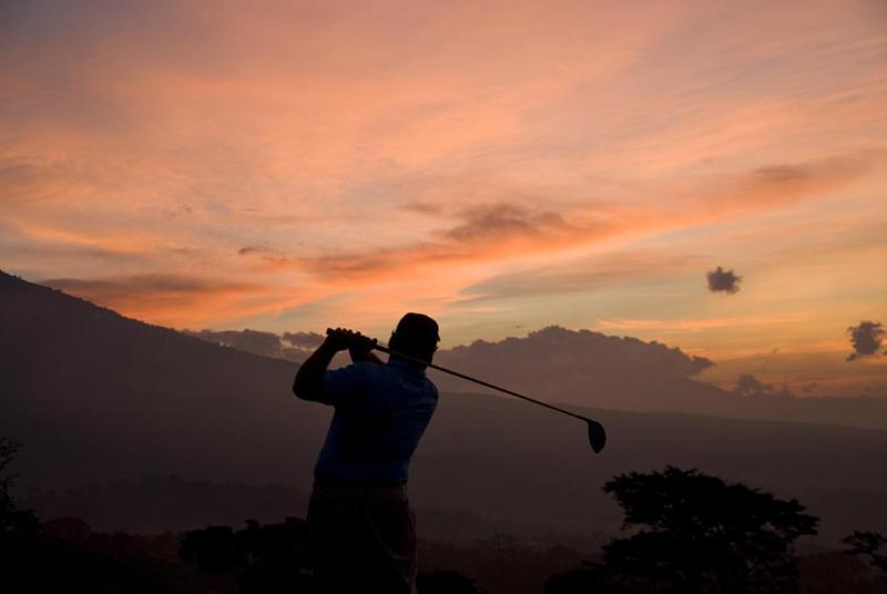 Hotel La Reunion Golf Resort And Residences Antigua Exterior foto