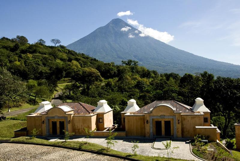 Hotel La Reunion Golf Resort And Residences Antigua Exterior foto