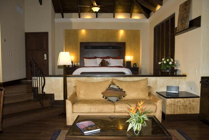 Hotel La Reunion Golf Resort And Residences Antigua Exterior foto