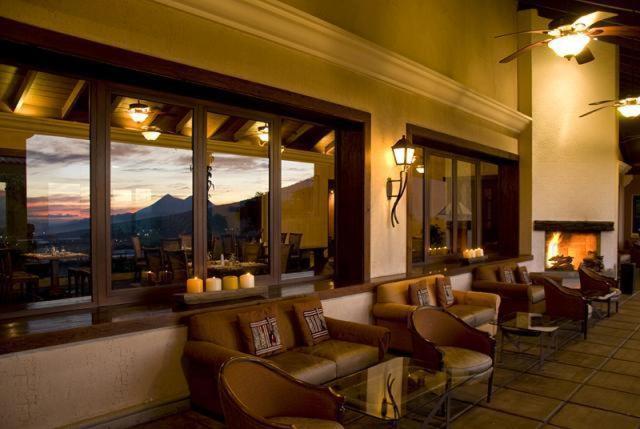 Hotel La Reunion Golf Resort And Residences Antigua Exterior foto